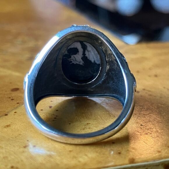 Genuine White Buffalo Sterling Silver Ring Size 7 - Picture 5 of 9